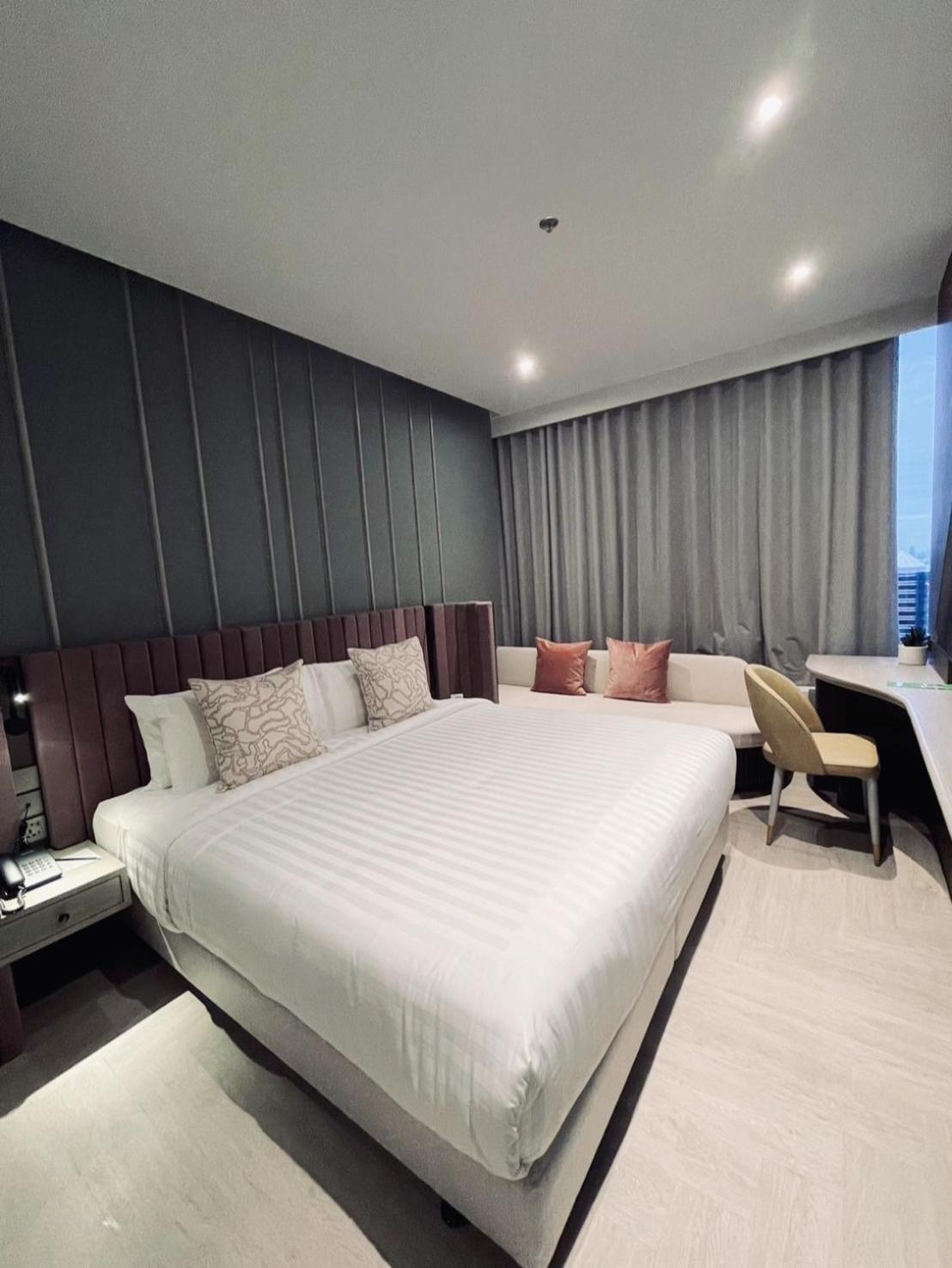 The Quarter Ratchayothin By Uhg Hotel Bangkok Exterior photo